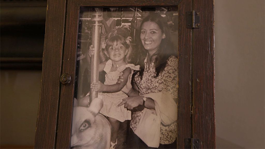 El álbum de fotos más íntimo de Carmen Borrego: de su vestido de novia a su infancia con María Teresa Campos