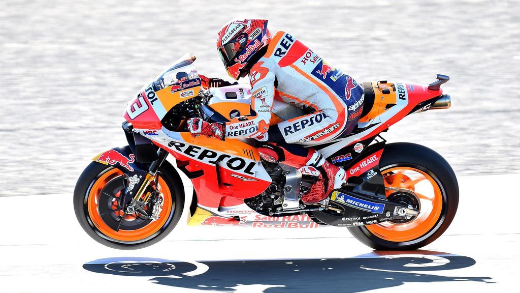 Marc Marquez piltando su moto Honda