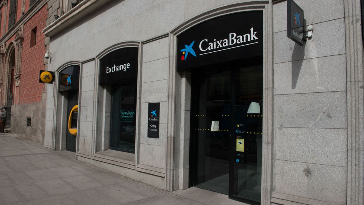 La banca adelanta una semana el cobro de la prestación por desempleo La banca adelanta una semana el cobro de la prestación por desempleo