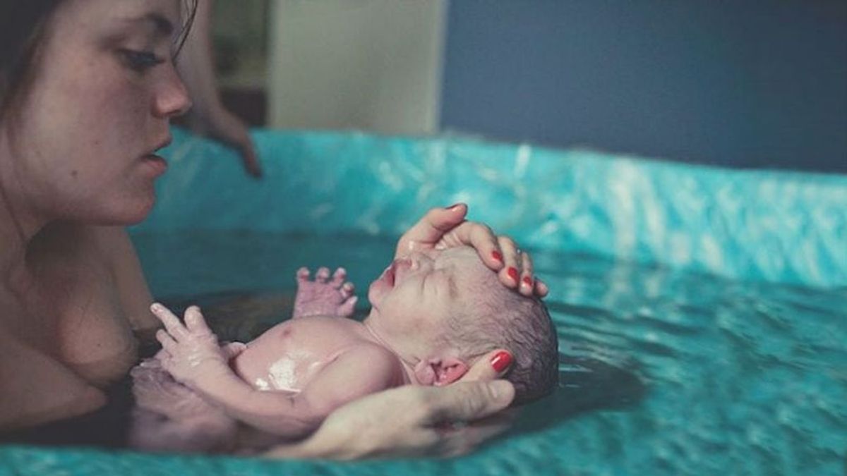 El parto en el agua proporcionará grandes beneficios a la madre y al bebé.