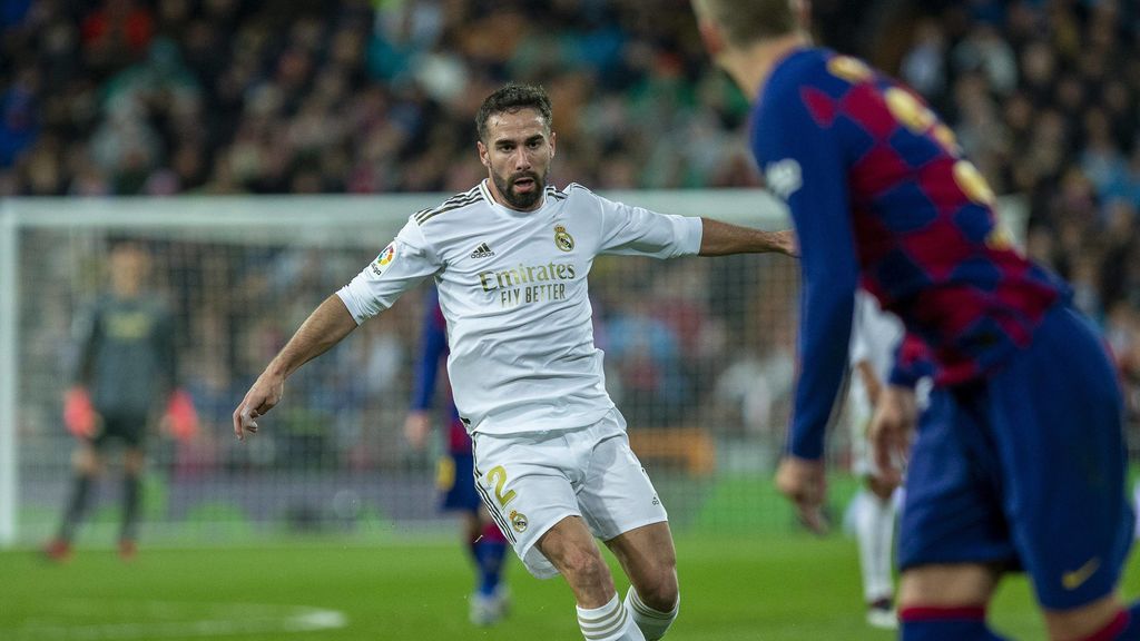 Carvajal jugando con la camiseta del Real Madrid