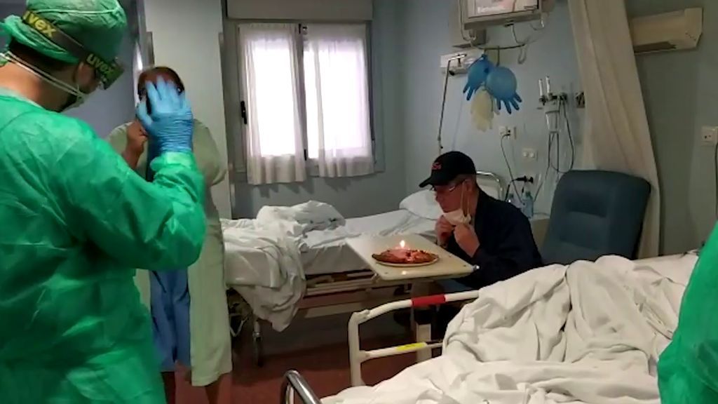 Cumplir 74 años en el hospital: José Luis sopla sus velas en el hospital