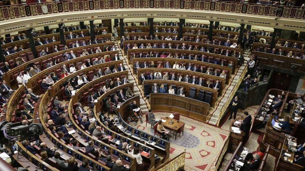 Podemos pide que todos los diputados y altos cargos donen la mitad de su sueldo para luchar contra el coronavirus Podemos pide que todos los diputados y altos cargos donen la mitad de su sueldo para luchar contra el coronavirus