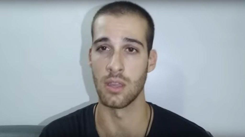 Arnau Sendra, con malaria y atrapado en Uganda: "Me obligan a pasar la cuarentena sin tener coronavirus" Arnau Sendra, con malaria y atrapado en Uganda: "Me obligan a pasar la cuarentena sin tener coronavirus"