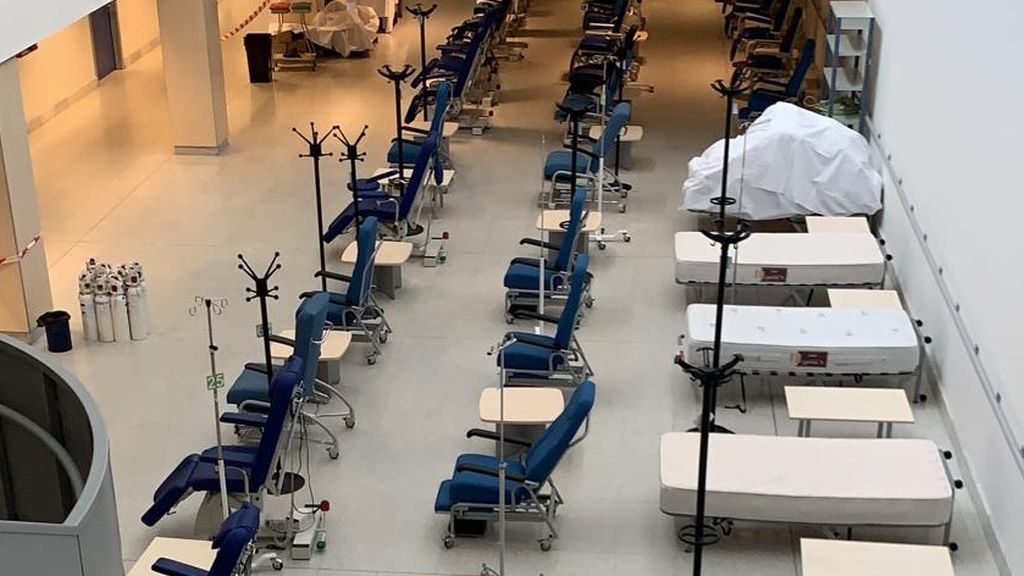 Madrid empieza a 'ver la luz': los pacientes en Urgencias bajan un tercio en una semana Madrid empieza a 'ver la luz': los pacientes en Urgencias bajan un tercio en una semana