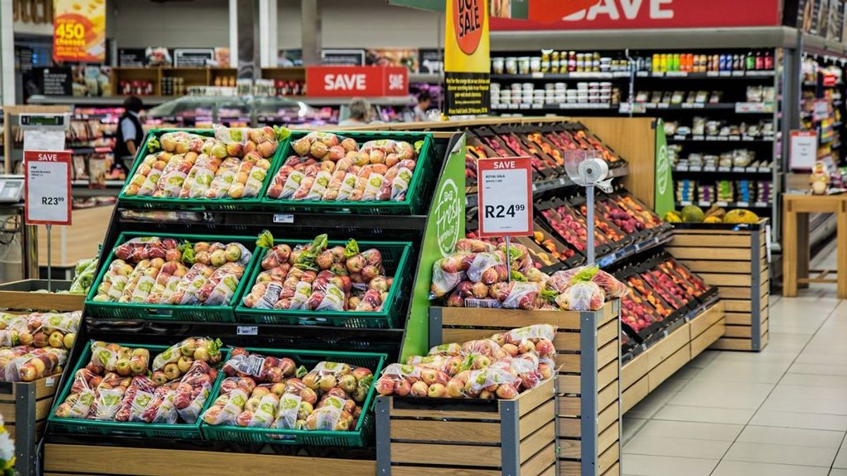 La Guardia Civil anuncia el listado de productos básicos que justifican ir al supermercado