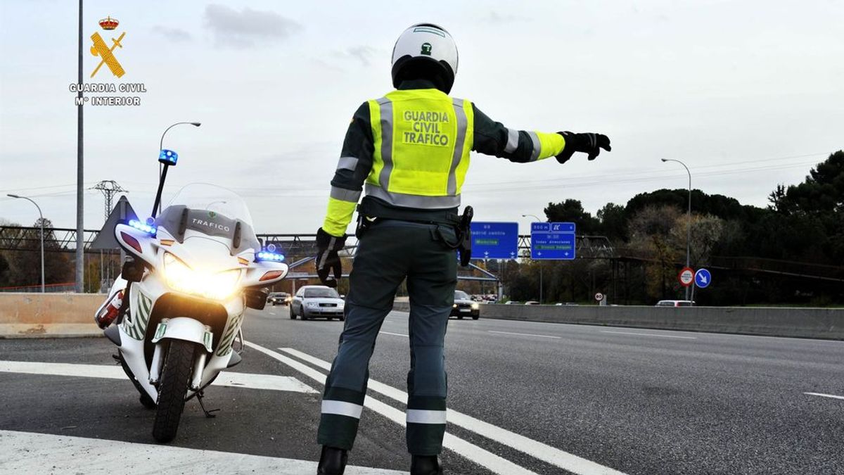 Interior refuerza los controles nocturnos en carretera para evitar desplazamientos de madrugada Interior refuerza los controles nocturnos en carretera para evitar desplazamientos de madrugada