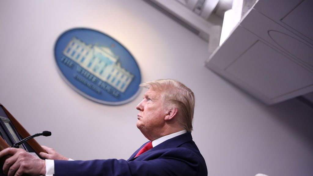 Trump 'pasa' de la recomendación de su administración (y de su mujer): no se tapará la cara Trump 'pasa' de la recomendación de su administración (y de su mujer): no se tapará la cara