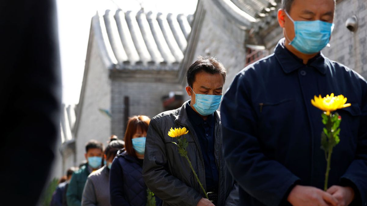 Luto nacional y ofrendas en streaming en China por las muertes del coronavirus