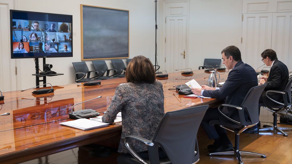 EuropaPress_2777672_d-i_ministro_sanidad_salvador_illa_presidente_gobierno_pedro_sanchez