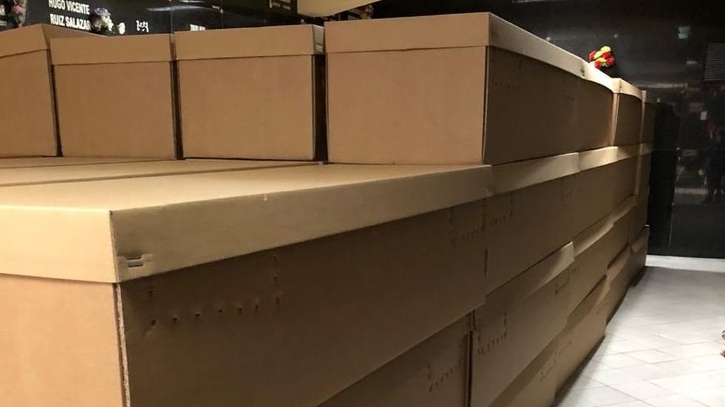 La ciudad ecuatoriana de Guayaquil comienza a utilizar ataúdes de cartón para las víctimas del coronavirus La ciudad ecuatoriana de Guayaquil comienza a utilizar ataúdes de cartón para las víctimas del coronavirus
