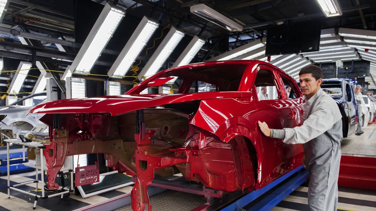 La automoción se prepara a marchas forzadas para el reinicio de su actividad a partir del día 11 La automoción se prepara a marchas forzadas para el reinicio de su actividad a partir del día 11