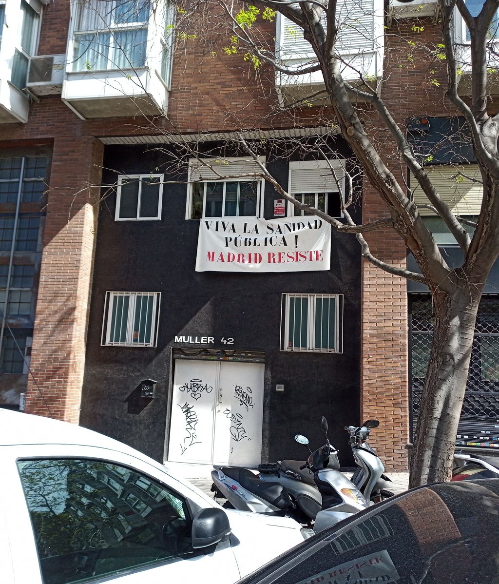 Carteles de apoyo a la sanidad pública