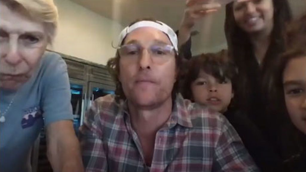 Matthew McConaughey y su familia, jugando al bingo en cuarentena