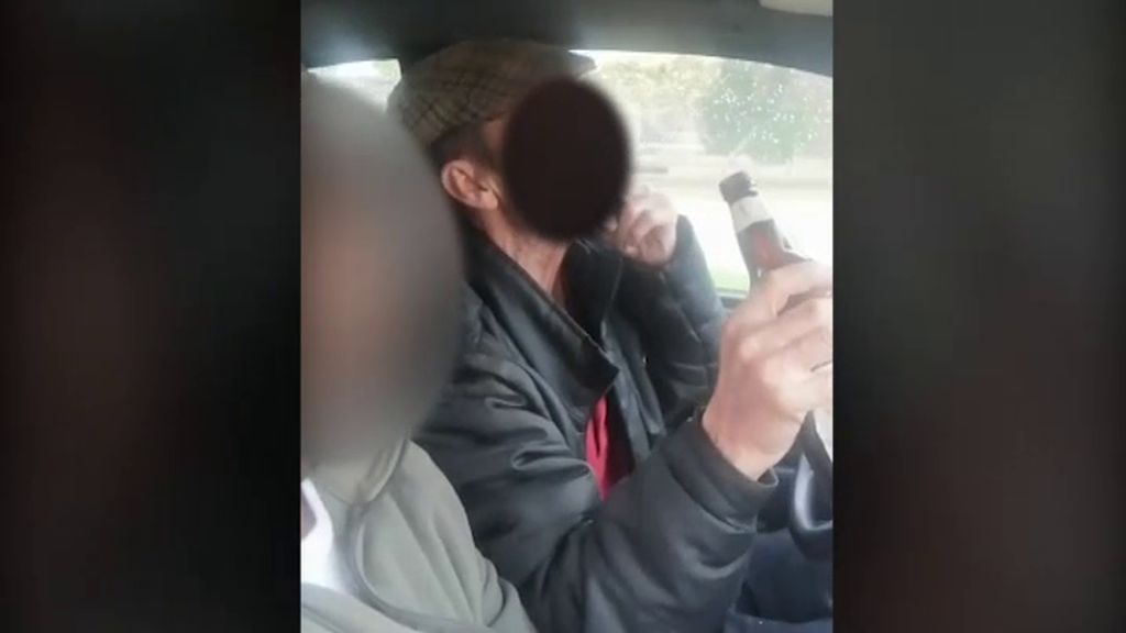 La Guardia Civil investiga dos hombres por beber al volante y sin cinturón en plena cuarentena