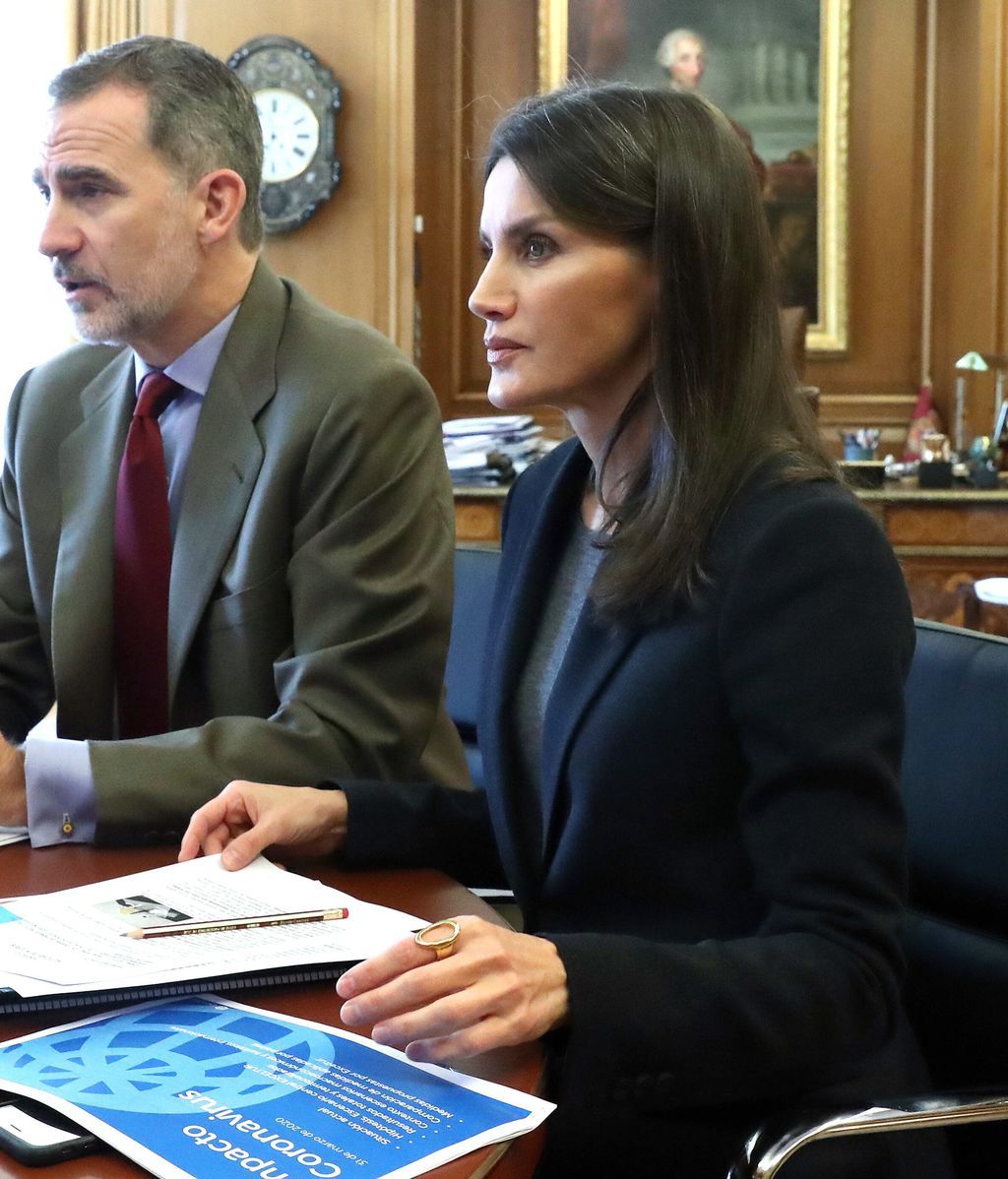 Letizia y Felipe trabajan desde el despacho del monarca