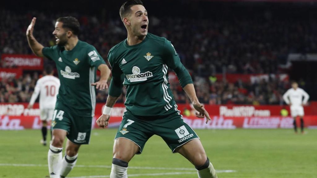 Goleada del Betis al Sevilla durante un derbi sevillano que acabó 3-5 para los béticos
