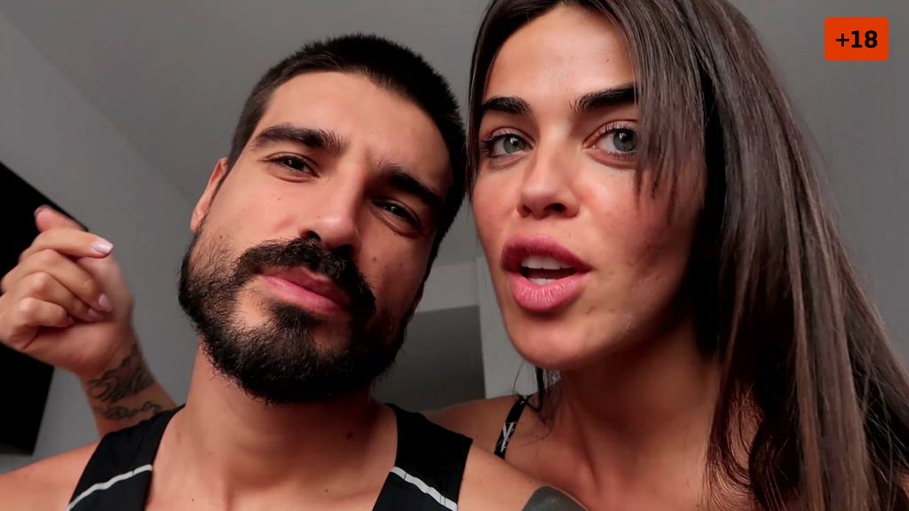 Violeta convence a Fabio para hacer un tutorial de maquillaje en pareja (1/2)