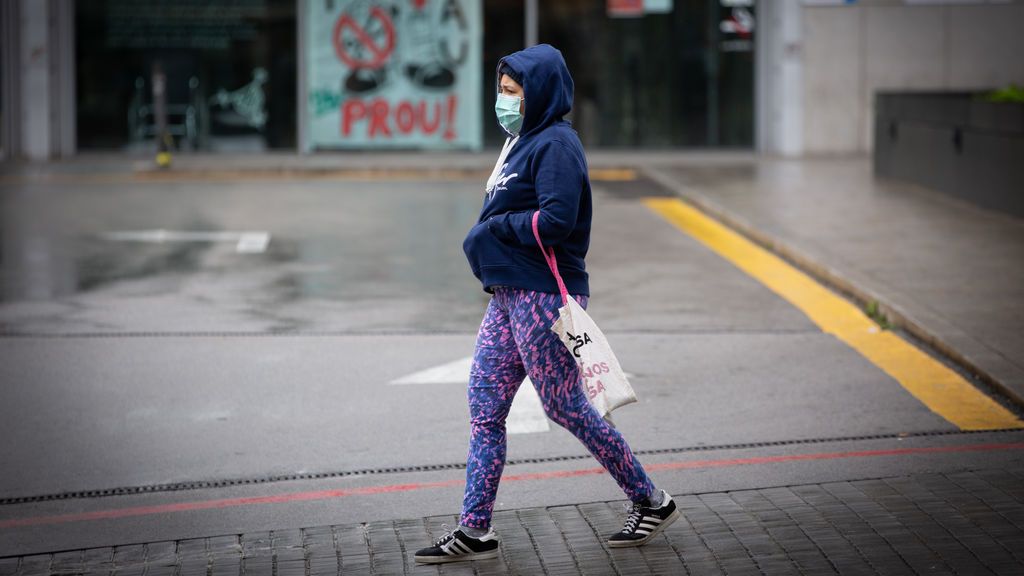 Los catalanes podrán acceder a una mascarilla gratuita en las farmacias a partir del martes Los catalanes podrán acceder a una mascarilla gratuita en las farmacias a partir del martes