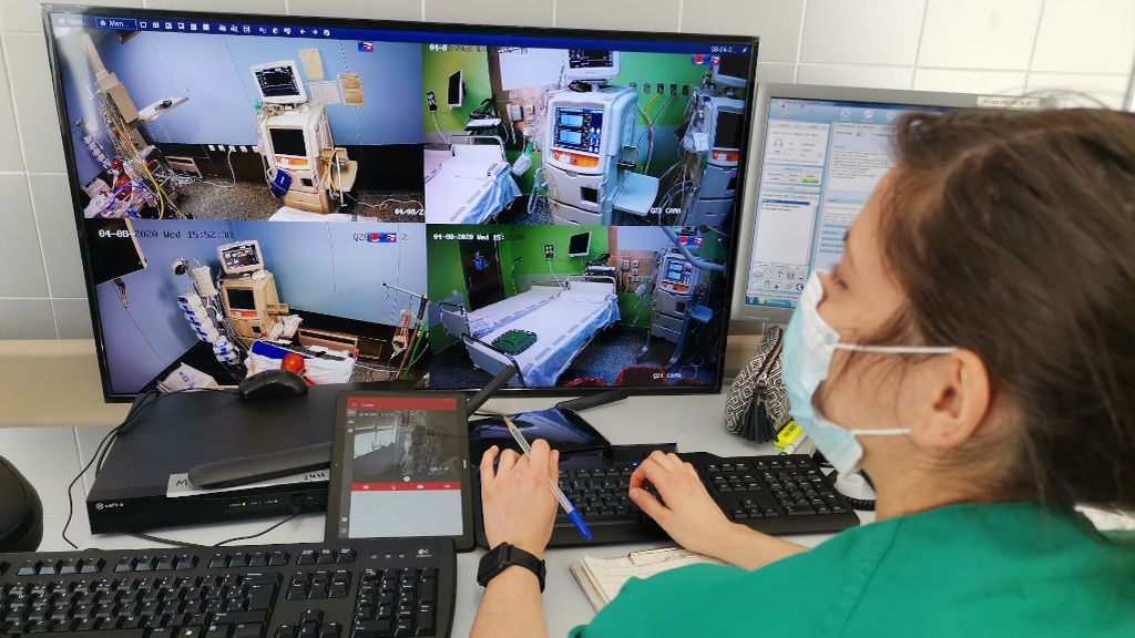 Cámaras con control remoto para vigilar a los enfermos críticos con coronavirus en Alicante Cámaras con control remoto para vigilar a los enfermos críticos con coronavirus en Alicante