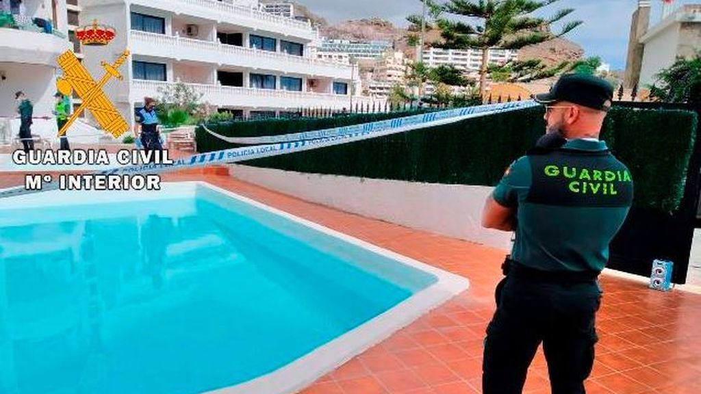 Dos multados por saltarse el confinamiento celebrando una fiesta en una piscina