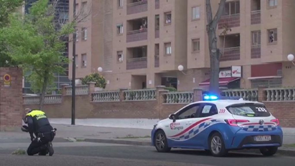 El sencillo pero conmovedor homenaje de un policía de Zaragoza a los muertos por coronavirus