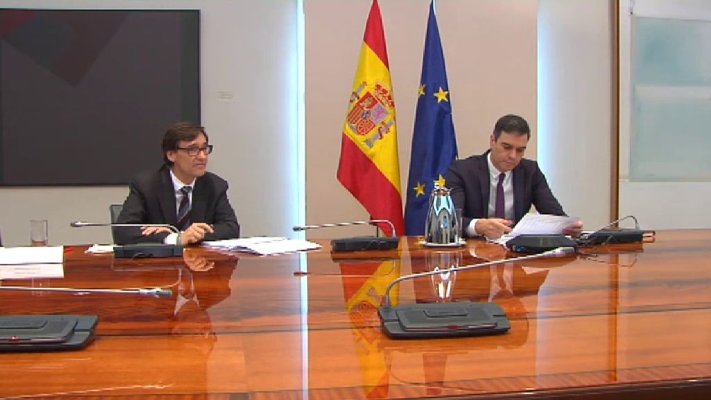 Pedro Sánchez preside la reunión del Comité Científico