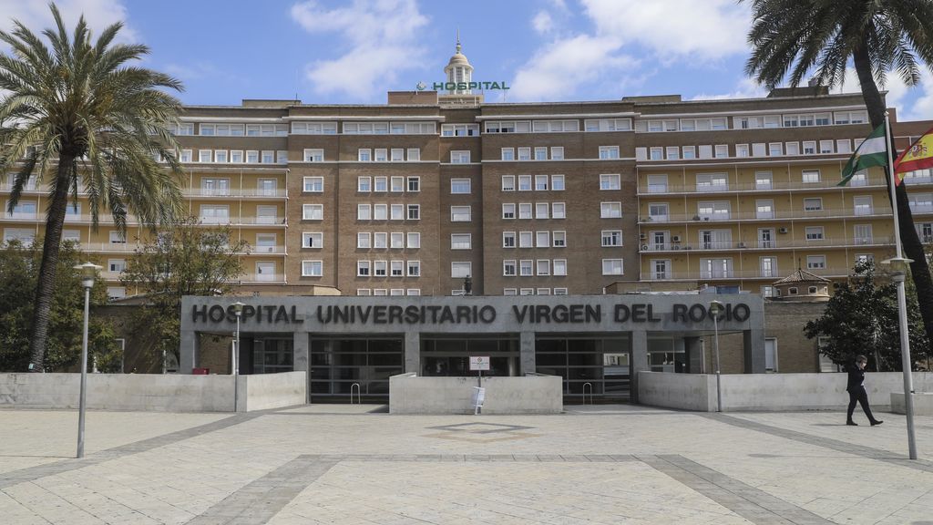 EuropaPress_2742724_fachada_hospital_universitario_virgen_rocio_final_segunda_semana_estado