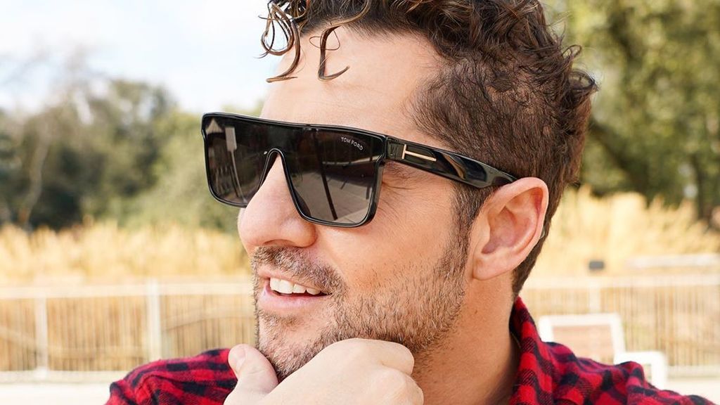 David Bisbal se corta los rizos en casa: "Rosanna, hija mía, tienes arte para todo"