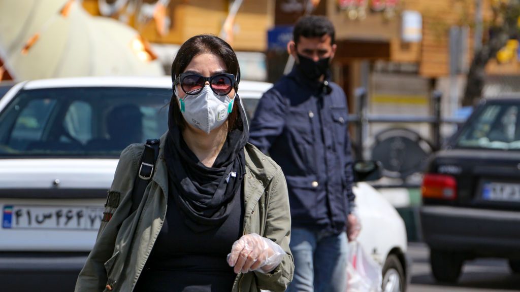 Irán reabre negocios y relaja las medidas contra el coronavirus entre críticas Irán reabre negocios y relaja las medidas contra el coronavirus entre críticas