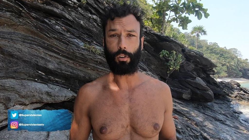 Elena y Jorge, hablando de sus compañeros.