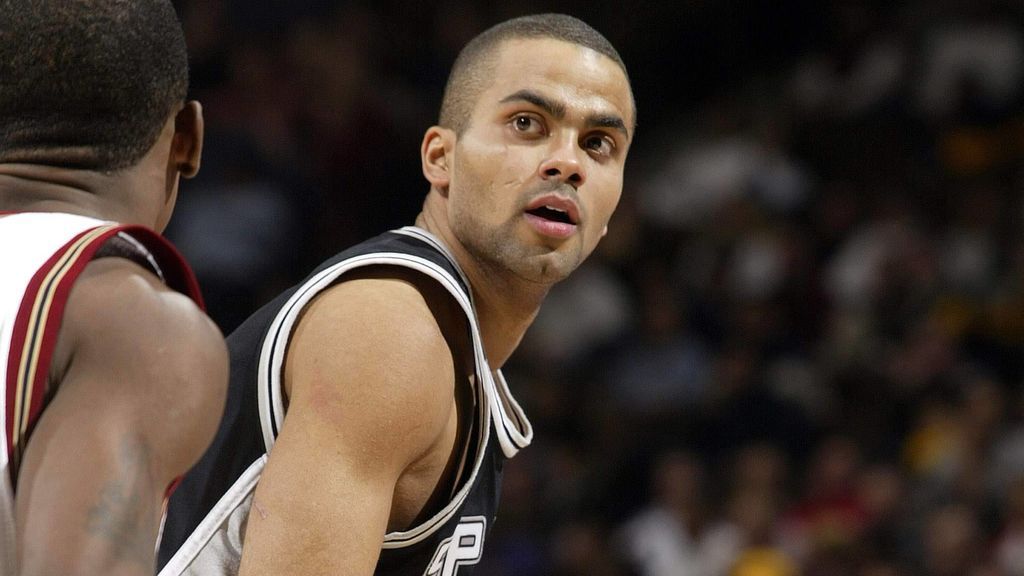 Tony Parker durante un partido con los San Antonio Spurs