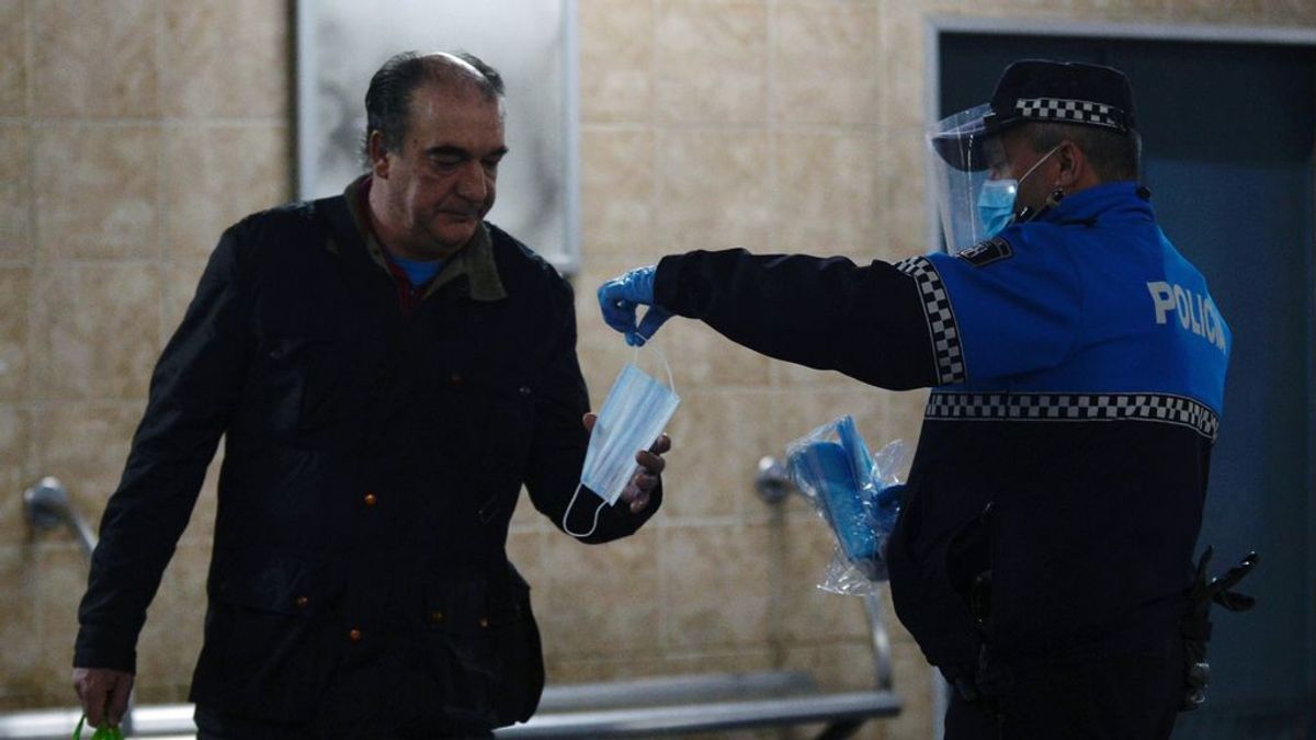 Polémica en el reparto de mascarillas a trabajadores: Madrid denuncia falta de coordinación