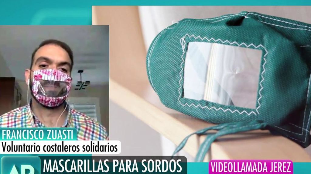 La iniciativa de unos voluntarios de Jerez: confeccionan mascarillas para sordos
