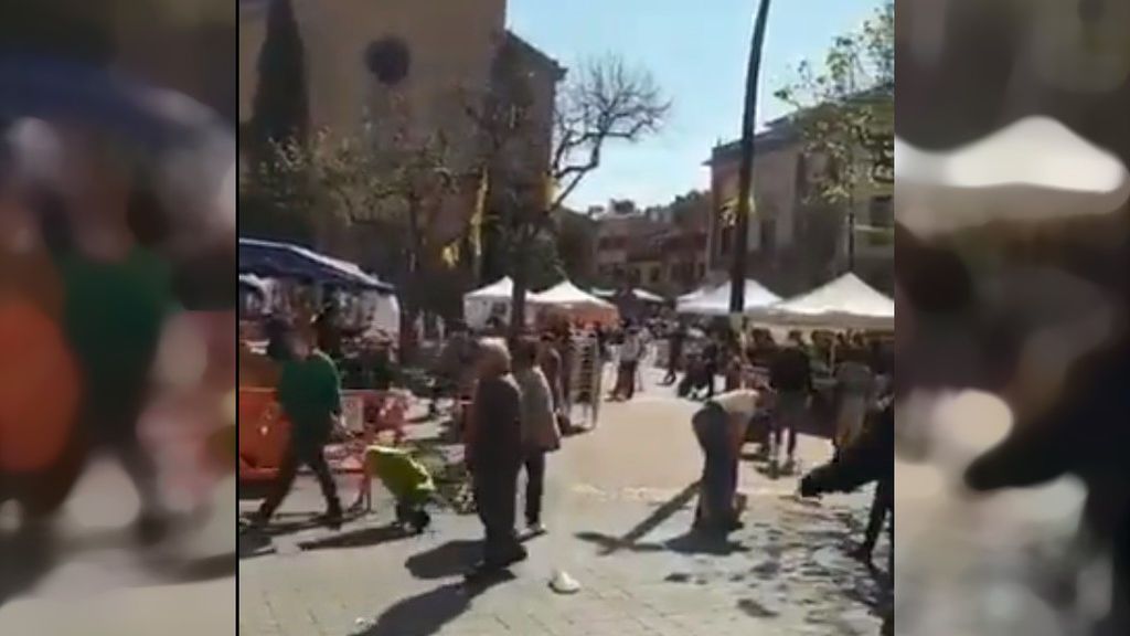 Aglomeracines en el mercado semanal de La Garriga durante el fin de semana Aglomeracines en el mercado semanal de La Garriga durante el fin de semana