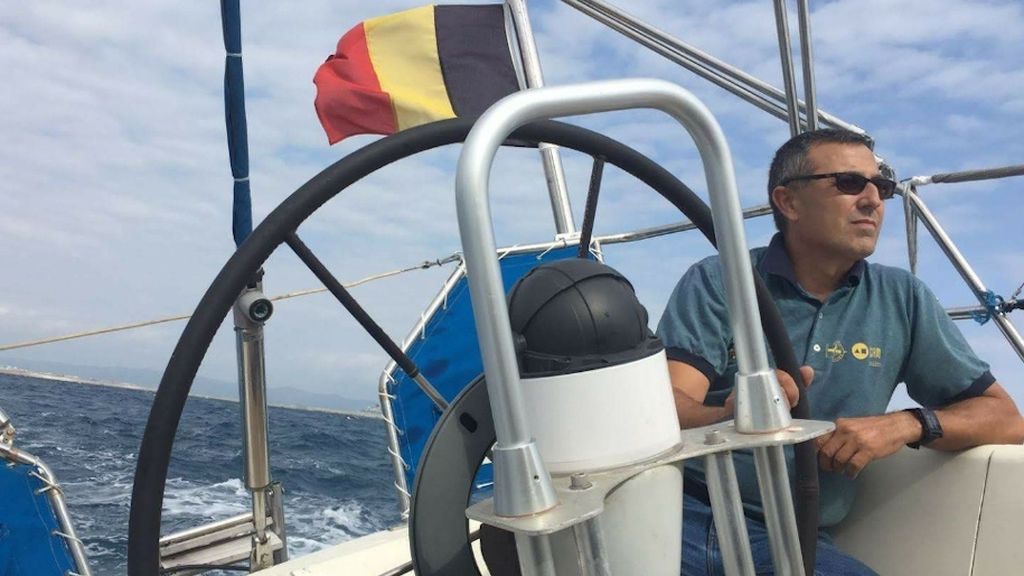 Obligado a abandonar su confinamiento en un velero fondeado en un islote de Formentera Obligado a abandonar su confinamiento en un velero fondeado en un islote de Formentera