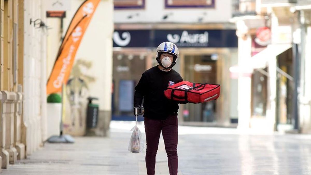 Las pizzas y las hamburguesas desbancan al sushi durante el confinamiento Las pizzas y las hamburguesas desbancan al sushi durante el confinamiento