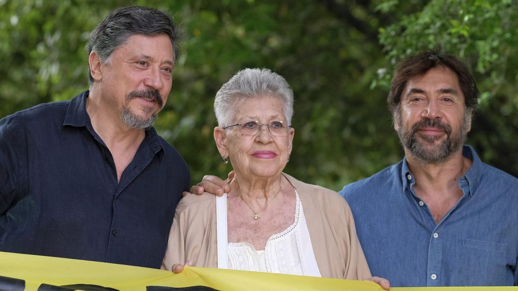 Pilar, Carlos y Javier Bardem, en un acto de Greenpeace (2019)