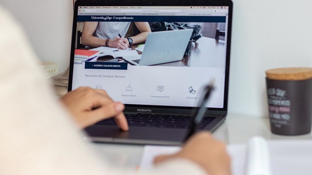 Las evaluaciones en la Universidad: deberán ser no presenciales y con criterio generales para cada centro Las evaluaciones en la Universidad: deberán ser no presenciales y con criterio generales para cada centro