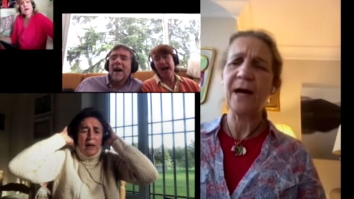 La Infanta Elena sorprende cantando el 'Resistiré' en un vídeo de Youtube La Infanta Elena sorprende cantando el 'Resistiré' en un vídeo de Youtube