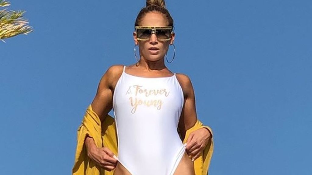 'Forever young': Las dos palabras que mejor definen a JLo.