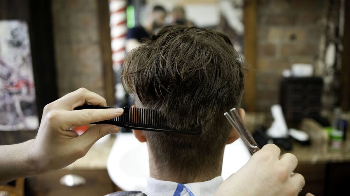 Cómo cortar el pelo a un chico: paso a paso para evitar el drama