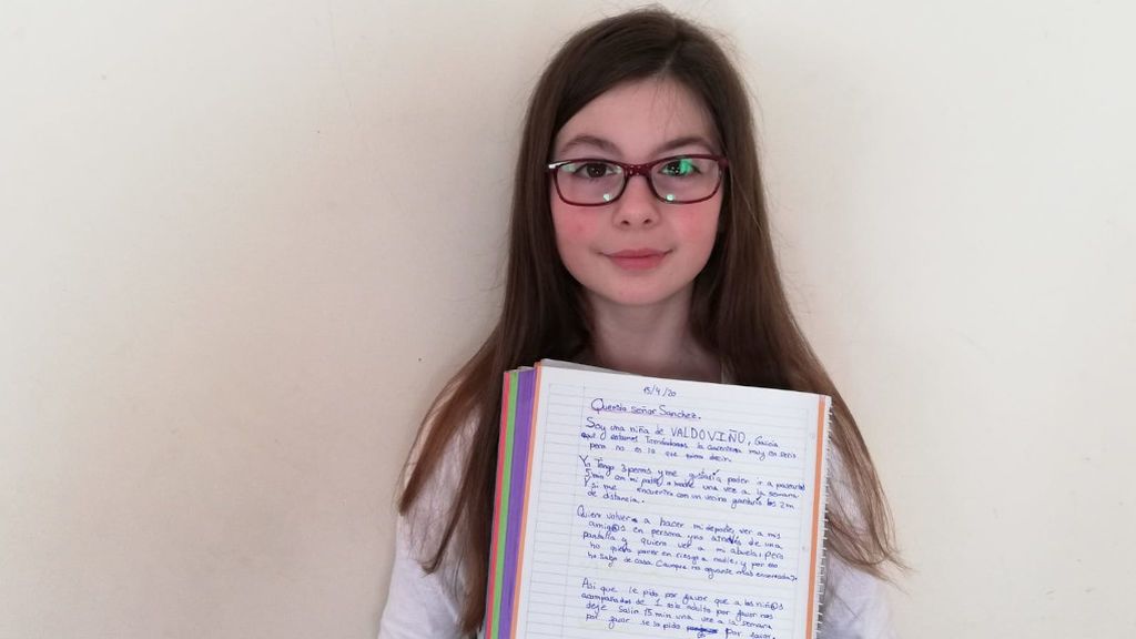Almudena muestra la carta que escribió al presidente Sánchez