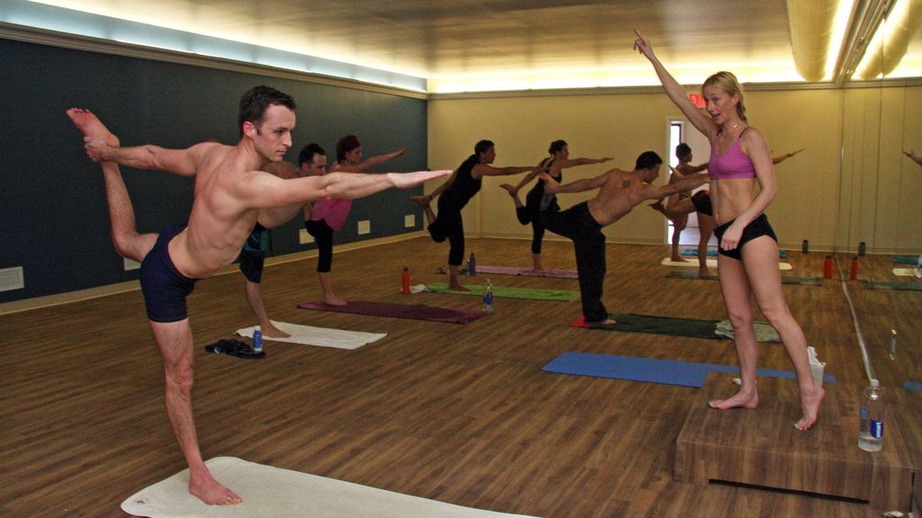 Clase de bikram yoga