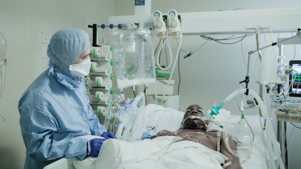 Francia suma más de 18.500 muertos por coronavirus, pero los pacientes en las UCI siguen disminuyendo Francia suma más de 18.500 muertos por coronavirus, pero los pacientes en las UCI siguen disminuyendo