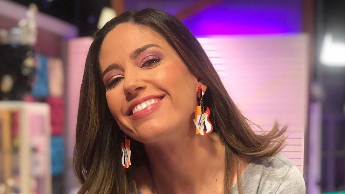 Nuria Marín se quita el bigote en directo: "El contenido que merecéis"