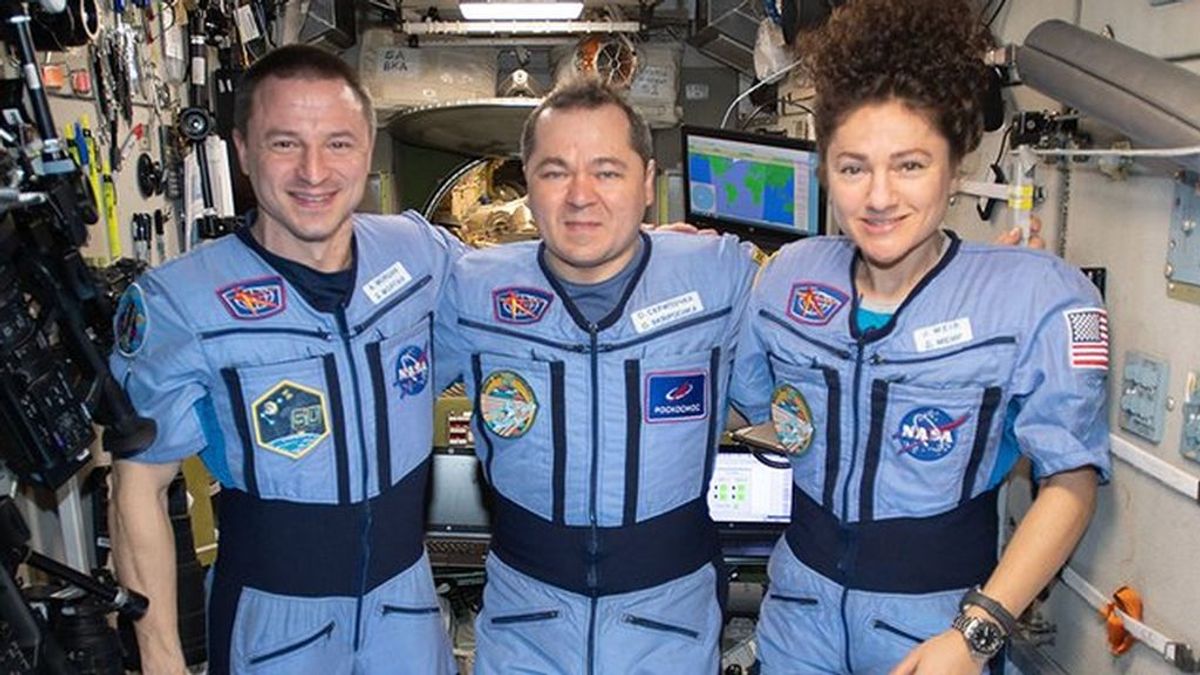 Última hora del coronavirus: llegan a una Tierra confinada tras meses de encierro espacial Última hora del coronavirus: llegan a una Tierra confinada tras meses de encierro espacial