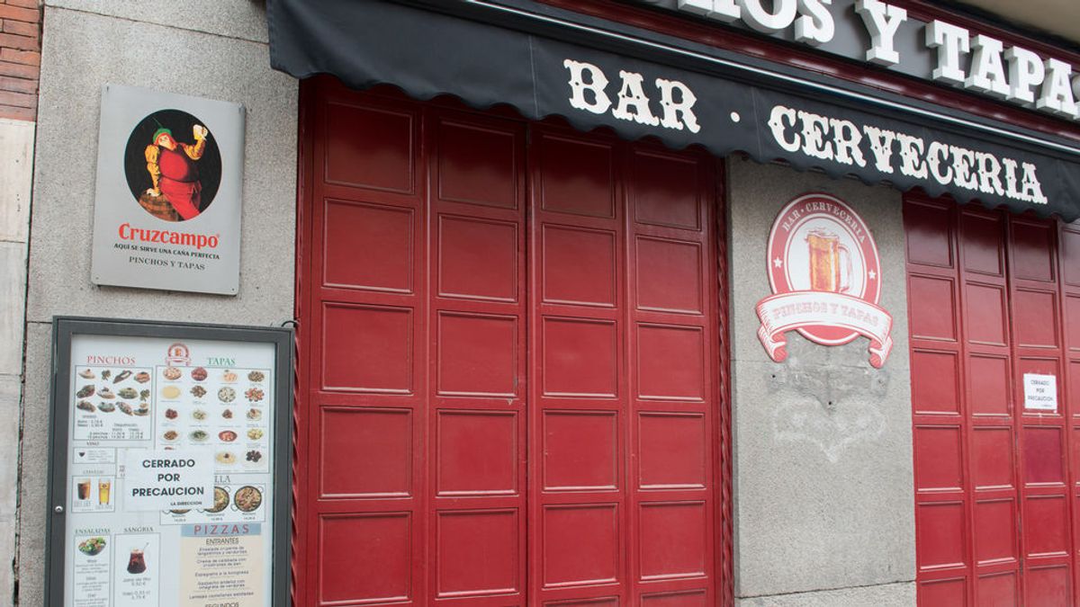 Los hosteleros se preparan para un verano inédito: “Tomaremos la temperatura a clientes, y las barras de bar se han acabado” Los hosteleros se preparan para un verano inédito: “Tomaremos la temperatura a clientes, y las barras de bar se han acabado”