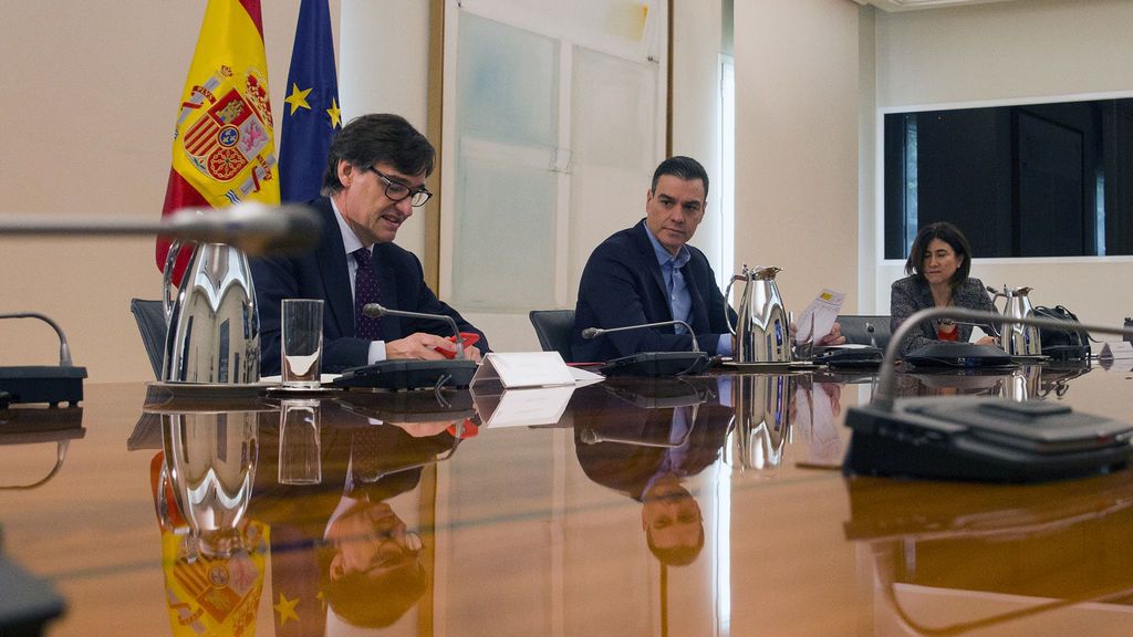 Sánvhez en la reunión con el comité técnico Sánvhez en la reunión con el comité técnico