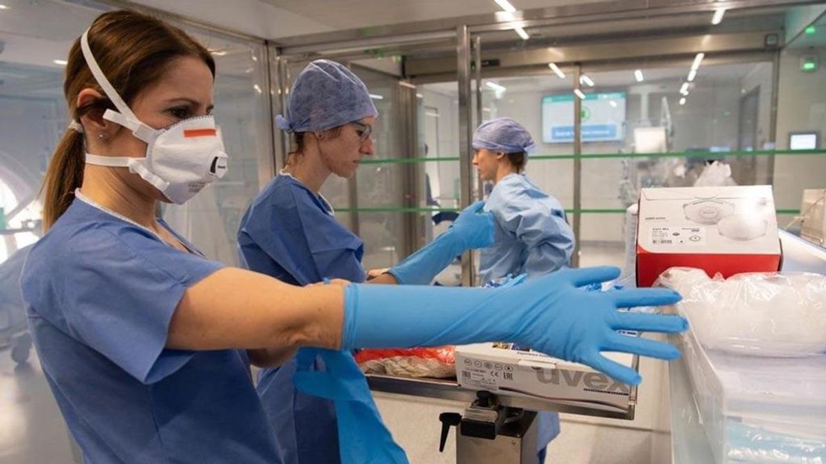 Enfermeros acusan al Gobierno de una gestión "caótica y desordenada"
